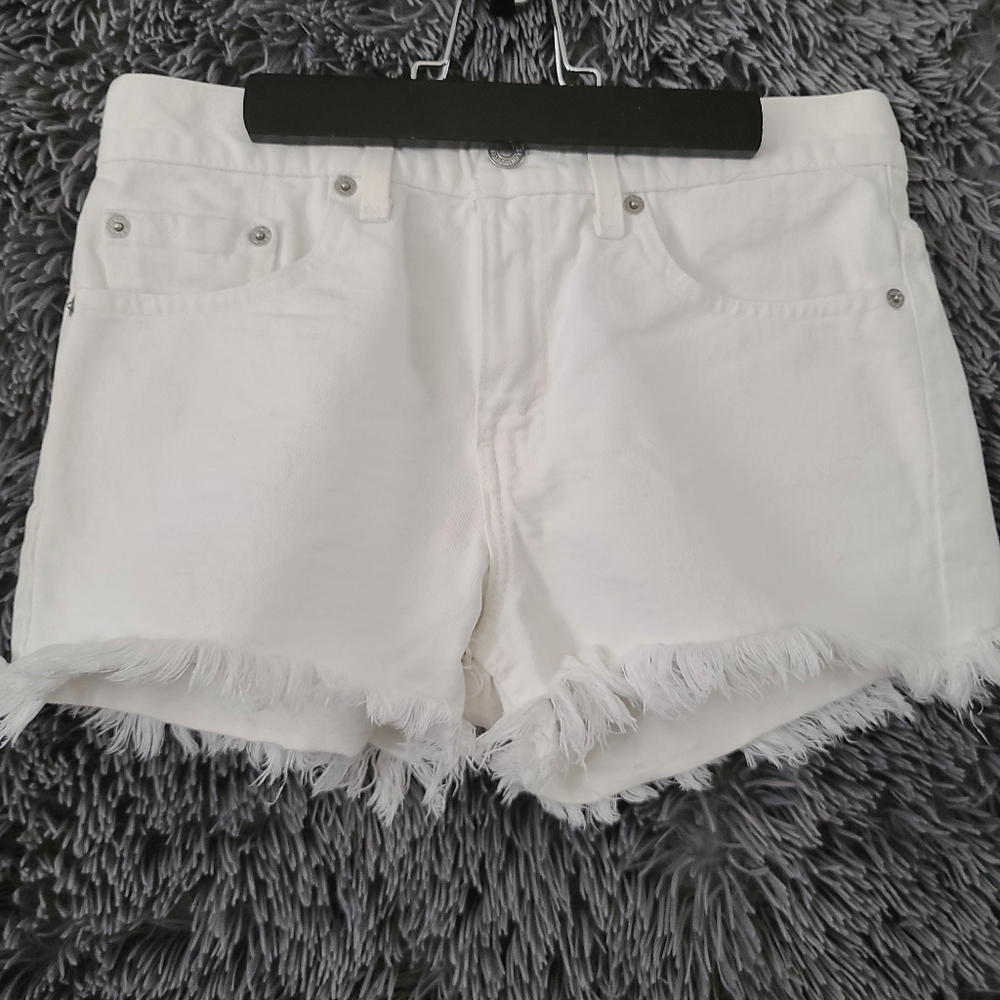 Levi's frayed shorts Jr size 5